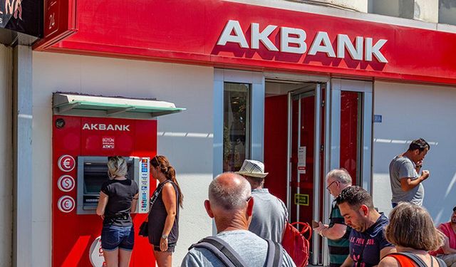 Akbank 900 TL kampanyasını başlattı! Kimlere ödenecek belli oldu! Banka kartı olanlara müjdeli haber geldi