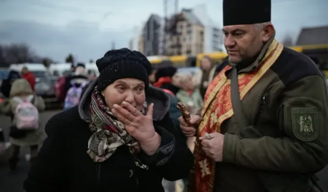 Rusya Mariupol'de 80 Sivilin Yer Aldığı Camiyi Bombaladı