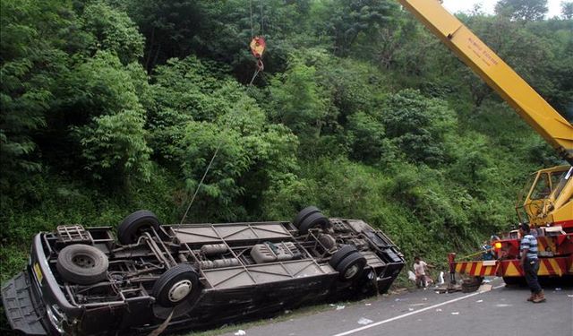 Tanzanya'da Otobüs ve Kamyon Çarpışması En Az 22 Kişiyi Öldürdü