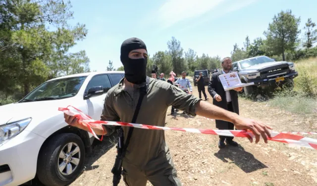 İsrail, Ölümcül Bıçaklama Saldırısından Şüphelenilen Filistinlileri Tutukladı