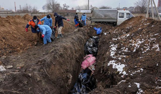 Mariupol Yakınlarında Daha Fazla Toplu Mezar