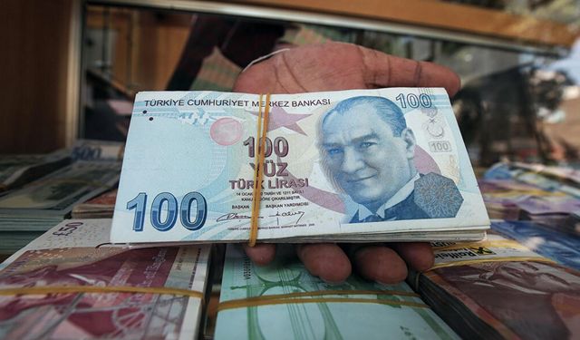 Ev hanımlarına 50.000 TL ihtiyaç kredisi için düğmeye basıldı! Nakit isteyenlere hemen ödemeli kredi verilecek