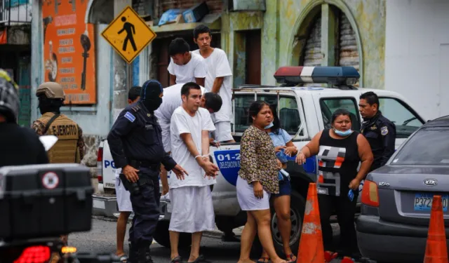 El Salvador'daki İstisnai Durumda Onlarca Kişi Gözaltında Öldü