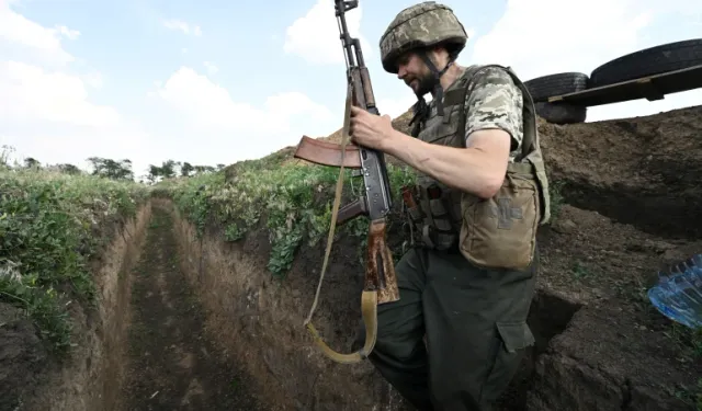 Ukrayna, Rus Kontrolündeki Kherson'a Saldırdı