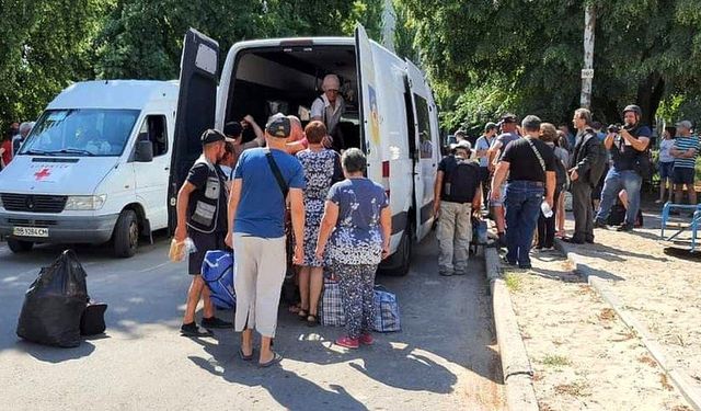 Ukrayna-Rusya Savaşı: Ruslar İlerledikçe Siviller Cephe Kentinden Kaçıyor