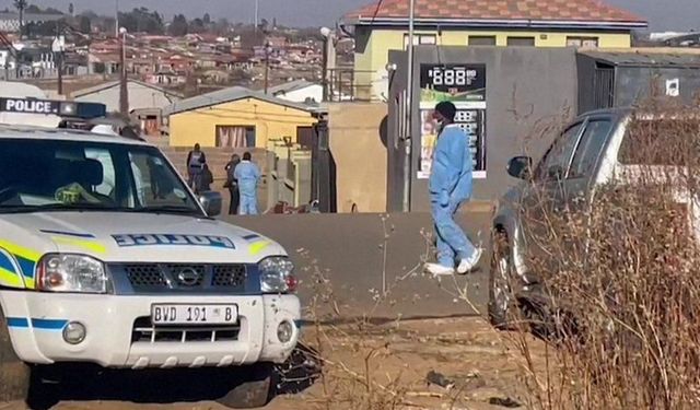 Güney Afrika Soweto Township Bar'da Onbeş Kişi Vuruldu