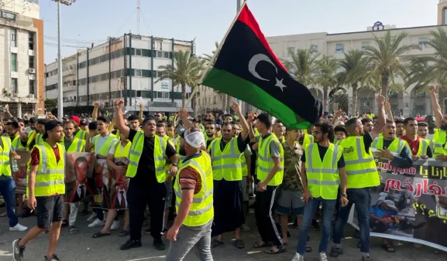 Libya'da Göstericiler Tobruk'ta Parlamento Binasını Bastı