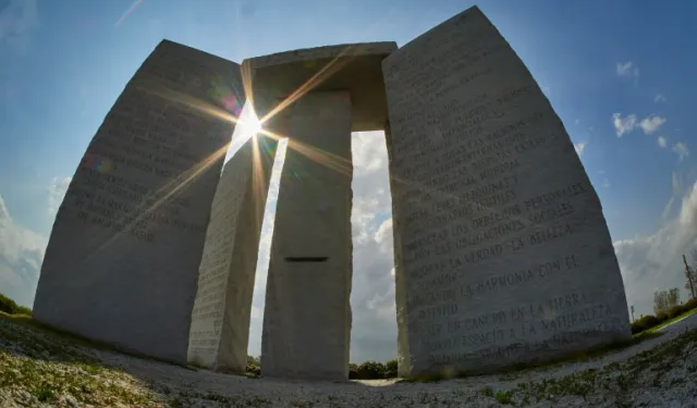 'Amerika'nın Stonehenge'i' Patlamanın Ardından Yıkıldı