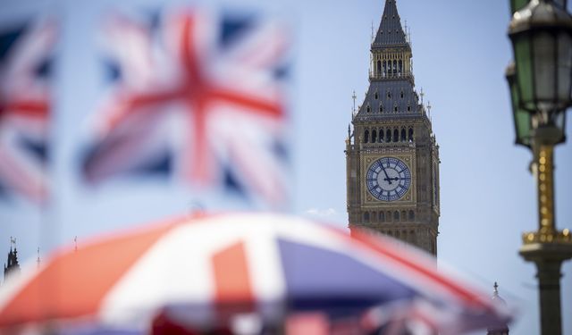 Adaylar Başbakan Boris Johnson'ın Yerine Geçmek için Kalabalık Bir Yarışta Yarışıyor