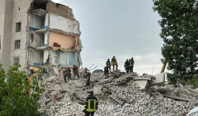 Doğu Ukrayna'daki Rus Bombardımanı En Az Bir Düzine İnsanı Öldürdü