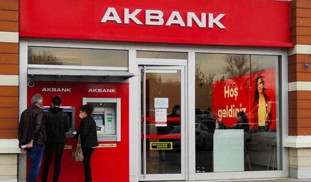 Akbank Emekli Vatandaşları Düşündü, Bankadan Emekli Maaşı Alan Kişilere Hemen 100.000 TL Ödeme Vereceğini İletti