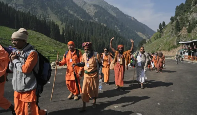 Hindu'ların Hac Yolculuğu Başladı