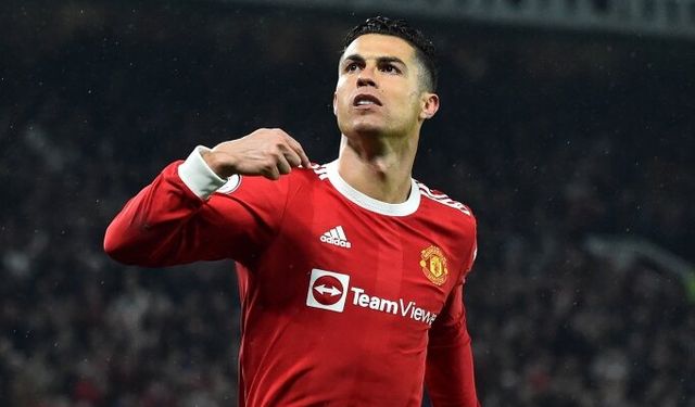 Manchester United Menajeri Erik ten Hag: "Cristiano Ronaldo Satılık Değil"