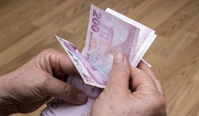 Hızlı kredi dönemi başladı! İhtiyaç kredisi kampanyasına katılacaklara kolay başvuru yaptıran bankalar 50.000 TL veriyor