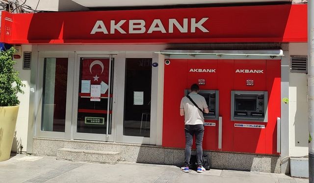 Akbank 1000 TL ile 100000 TL Arasında Nakit Başlattı! 18 Yaş Üzerinde Olan ve İhtiyacı Olan Hesaplarına Yatıracak