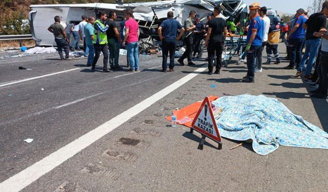 Gaziantep'te Trafik Kazası Katliama Döndü! 16 Kişi Hayatını Kaybetti