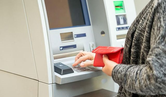 10 milyon emekliye müjdeli haber verildi! Nakit ihtiyacı olan emekli ATM'den ve Banka şubelerinden 30.000 TL Alıyor