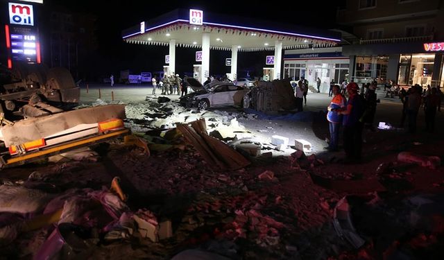 Mardin'de Trafik Kazasında 19 Kişi Hayatını Kaybetti! Freni Patlayan Tır Dehşet Yaşattı