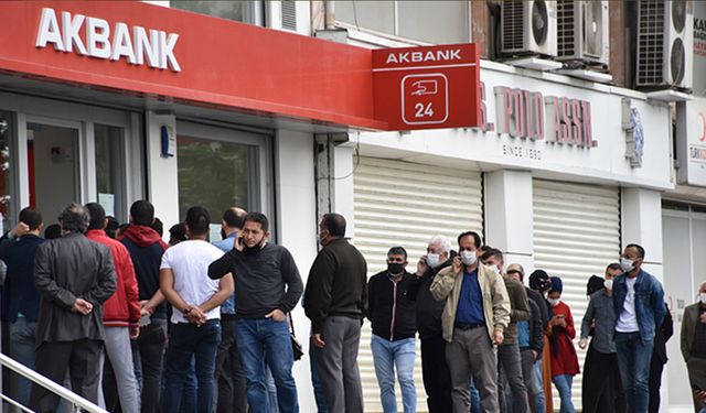 Akbank hesabı olanlar dikkat etsin! Banka 3 gün süre kaldığını sosyal medyadan açıkladı! İşlem yapmanız gerekebilir