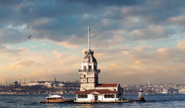 Kız Kulesi'ne Ne Oldu Yıkıldı Mı, Son Durum Nedir? Kültür Bakanlığı Yanıt Verdi