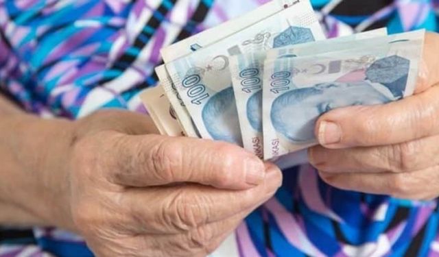 Emekliye Son Dakika: Bankalara Gitmeden Hesaplarınıza 12000 TL Ödeme Alınacak