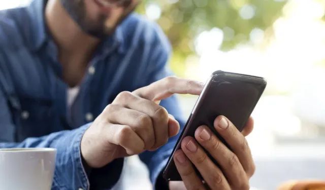 Telefona Saatlerce Bakmak Kalıcı Hasara Yol Açabilir! ABD’li Uzmanlar Uyardı