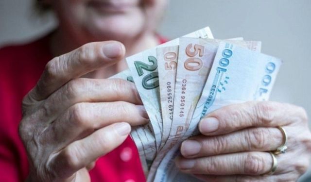 Emeklinin hak ettiği ödeme 30.000 TL bugün başladı! Sabah 9:00'da Bankadan Açıklama Yayımlandı