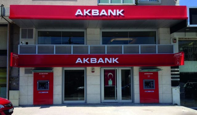 Akbank duyurusu önemli! Bankadan resmi açıklama: Cebinde kartı olanlar bu habere dikkat etsin!