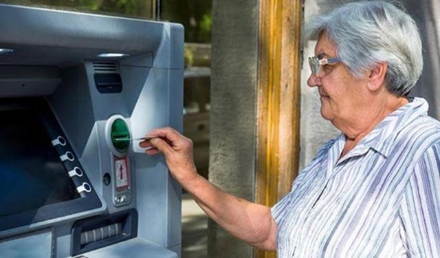 Emeklilere Kasım ayı haber verildi! Tutarlarda değişiklik oldu: Başvuran emekli en az 10 bin TL ödeme alacak!