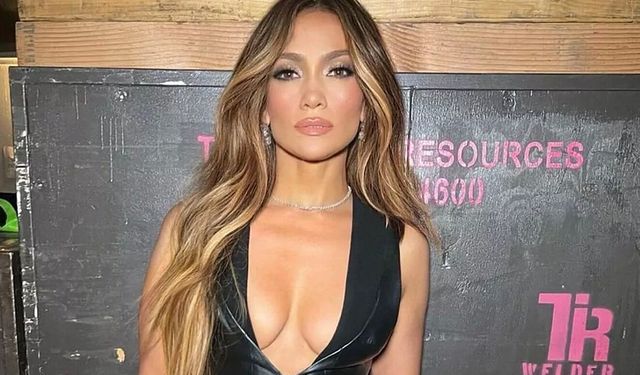 53 Yaşındaki Jennifer Lopez Güzellik Sırrını Açıkladı