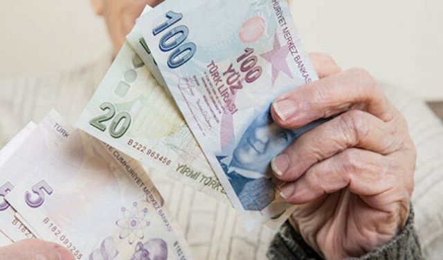 Emekli Maaşı Alanlar 31 Aralık Tarihine Kadar Yeni Ek Ödeme Alacak! 3 Bankadan Duyuru Yapıldı ve Başladı!