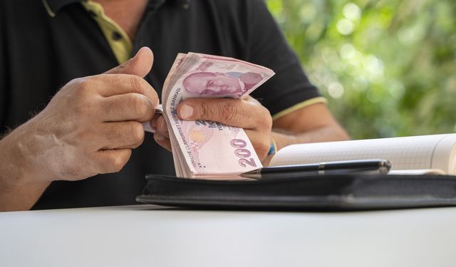 10 milyon emekliye müjde! Bugün başladı ve 10 gün içinde hesaplarda olacak! Yeni yıl için nakit kampanyası başladı