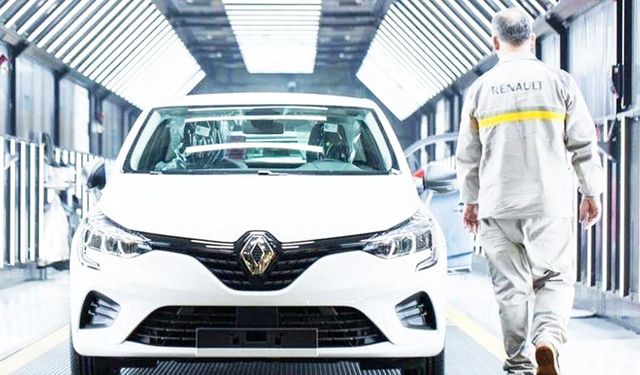 Araba fiyatlarını darmadağın edecek girişim! Renault fabrika çıkışlı ikinci el dönemi vatandaşları mest etti!