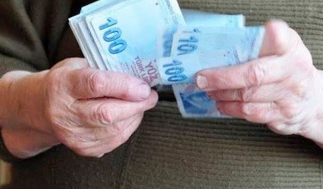 O sms’i alan emekliler PTT’ye koştu! Düşük maaşa ek 6.500 TL ödeme yapılıyor! Başvuru için son saatler…