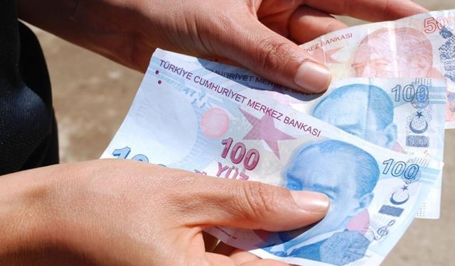 Başvuran emekliler anında alıyor: İş Bankası hesaplar 7.500 lira yatırıyor! Eylül kampanyasını kaçırmayın