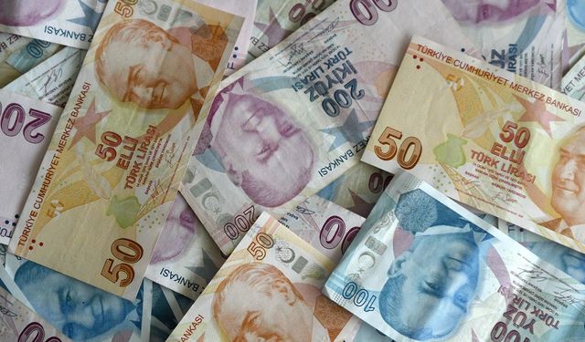 Nakit ihtiyacı olanlar: Aylık 2.146 TL taksitle kredi imkanı! Banka 50 bin lira için yeni şartlarını açıkladı