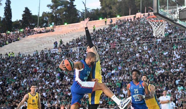 Anadolu Efes, Pavlos Giannakopoulos Turnuvası'nda Maccabi'yi Farklı Geçti: 89-66