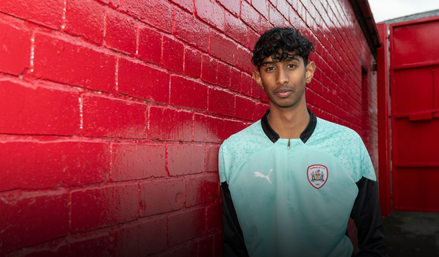 Barnsley’in Yıldızı Vimal Yoganathan, Manchester United Karşısında Kendini Gösterme Fırsatını Yakaladı