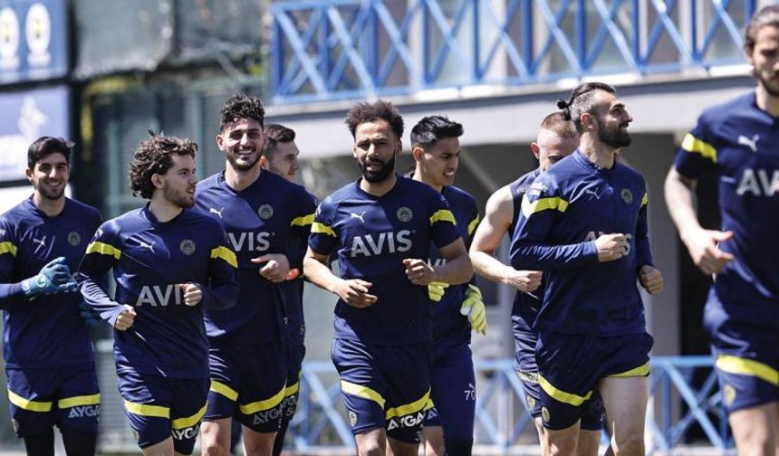Fenerbahçe Sivasspor maçı kadrosunu açıkladı, İrfan Can Kahveci cezalı!