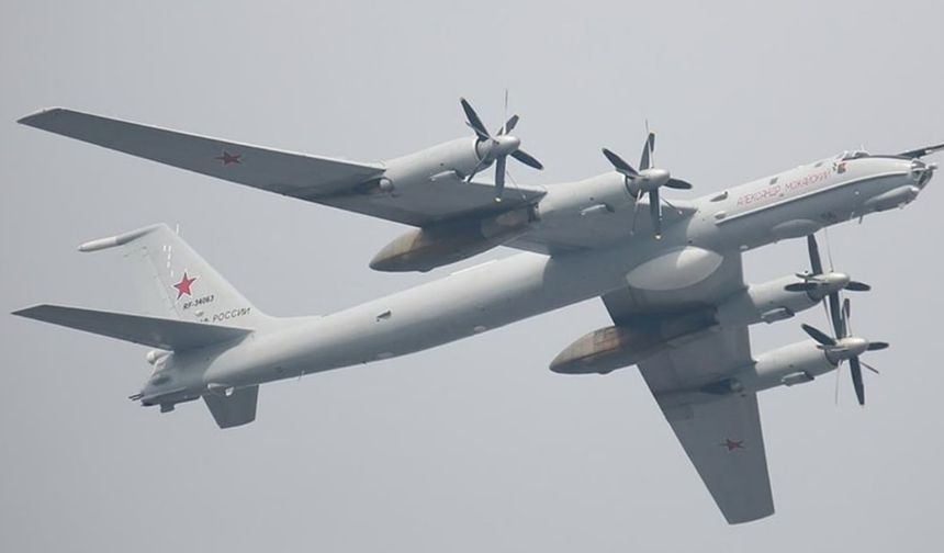 Rusya'nın Tu-95MS Bombardıman Uçakları Bering Denizi Üzerinde Planlı Uçuş Gerçekleştirdi